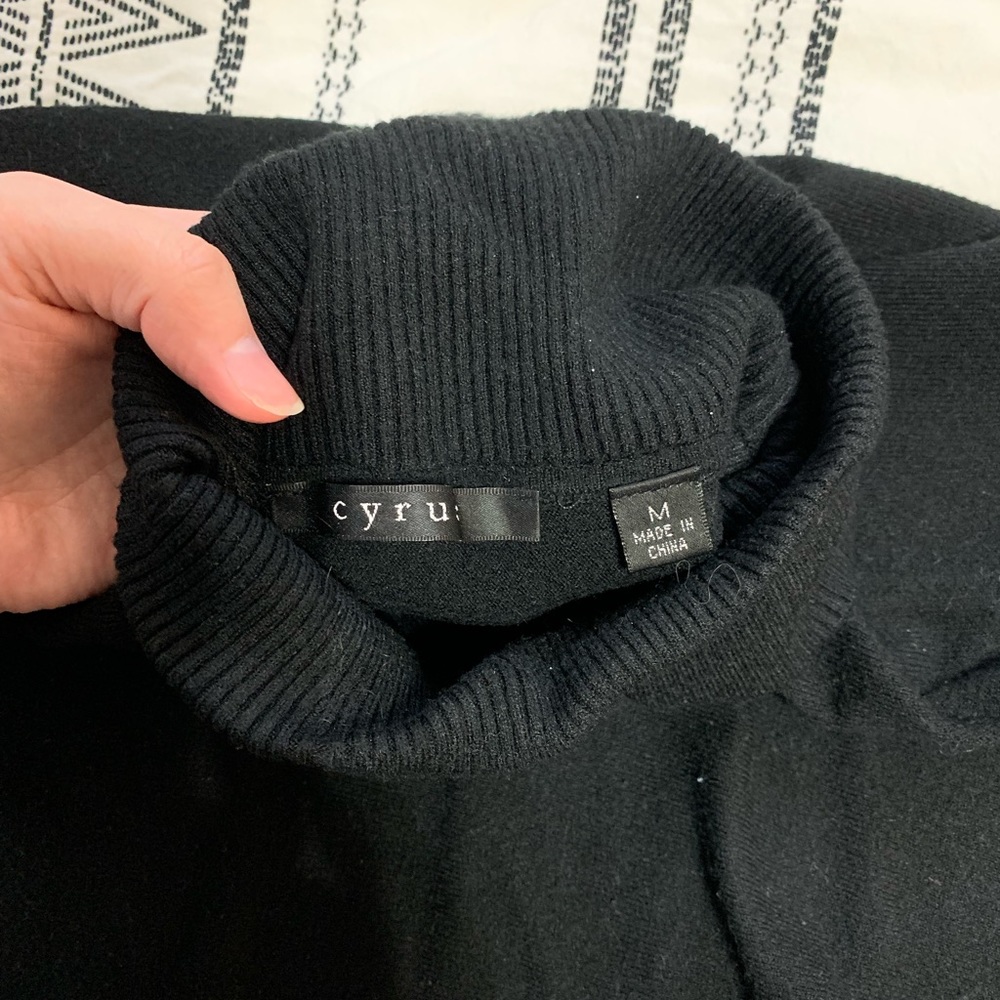 Cyrus | Black Turtleneck Fringe Sweater Size Medium - Picture 8 of 8
